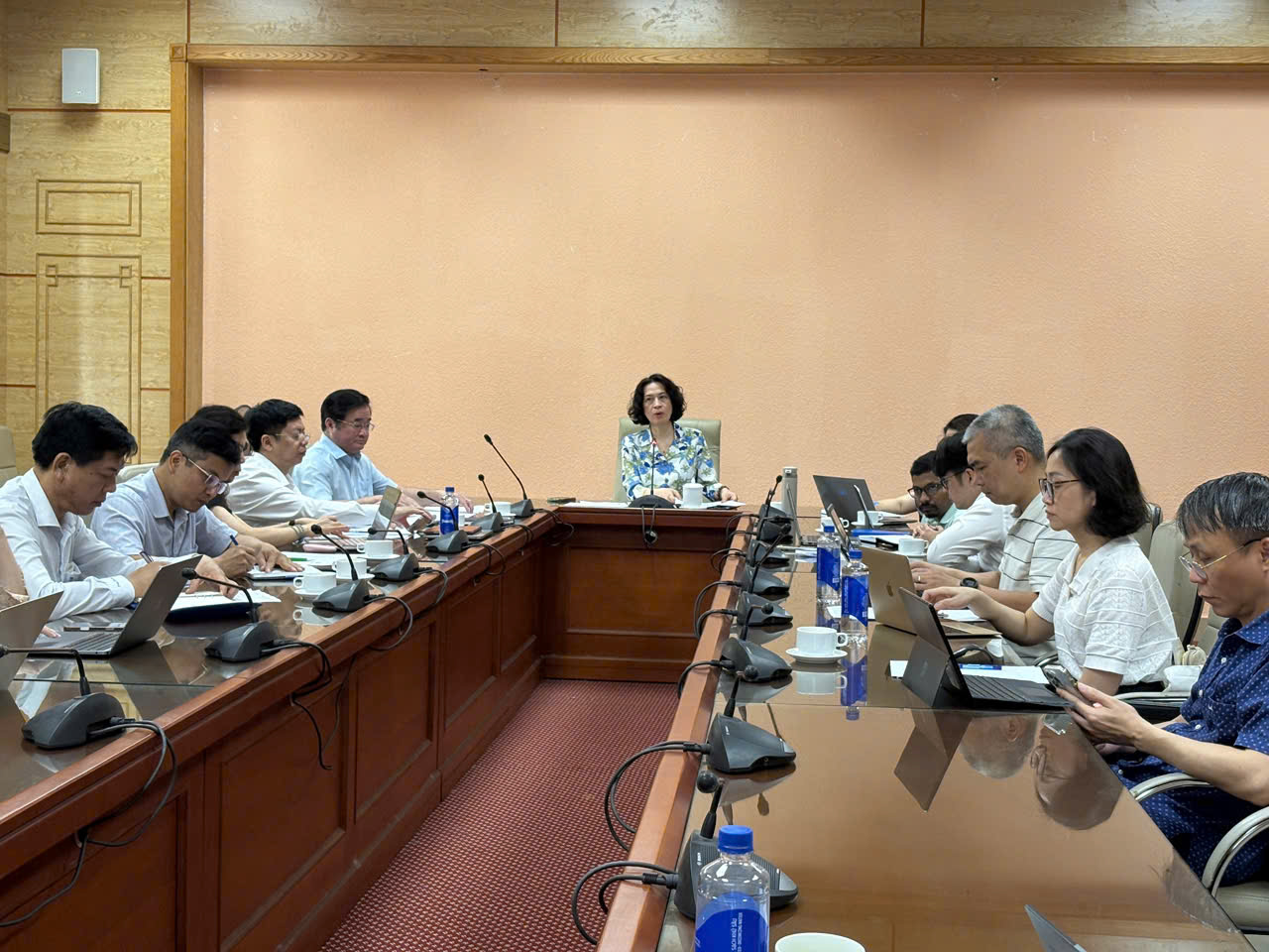 Bộ Y tế hỏa tốc yêu cầu phòng chống Ebola, tăng cường giám sát, sàng lọc nghiêm ngặt - Ảnh 1.