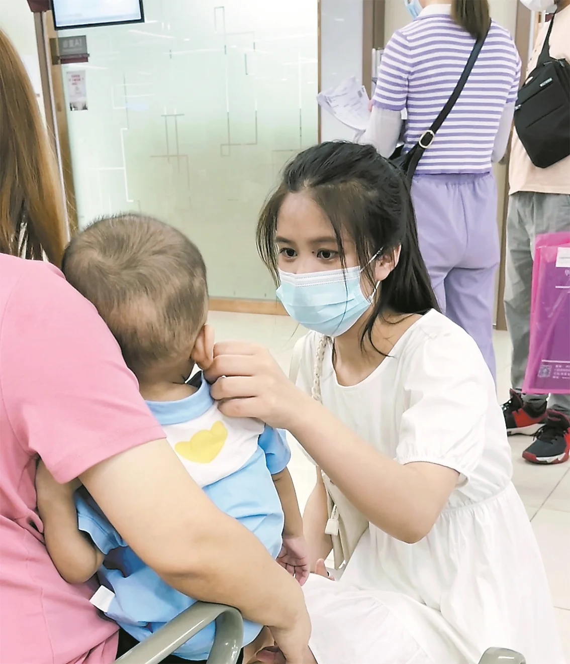 Nghề đưa người đi viện hộ: Thu nhập gần 350 triệu/tháng - Ảnh 1. Nghề đưa người đi viện hộ: Thu nhập gần 350 triệu/tháng - Ảnh 1.