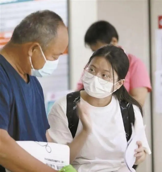 Nghề đưa người đi viện hộ: Thu nhập gần 350 triệu/tháng - Ảnh 2. Nghề đưa người đi viện hộ: Thu nhập gần 350 triệu/tháng - Ảnh 2.