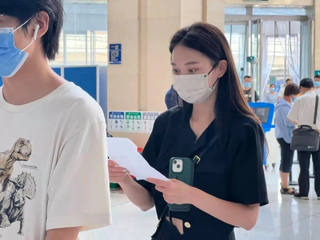 Nghề đưa người đi viện hộ: Thu nhập gần 350 triệu/tháng - Ảnh 3. Nghề đưa người đi viện hộ: Thu nhập gần 350 triệu/tháng - Ảnh 3.