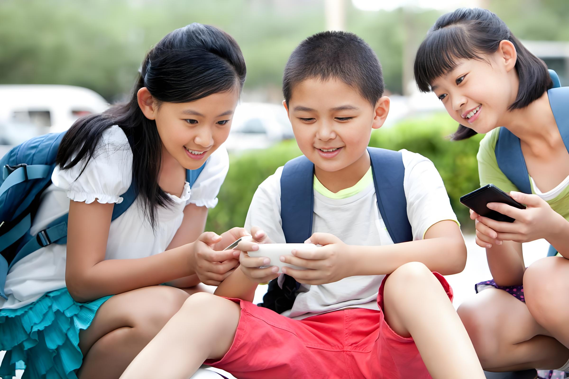 10 H&agrave;nh động cho thấy con đang rời xa cha mẹ cần ch&uacute; &yacute; ngay - Ảnh 2.