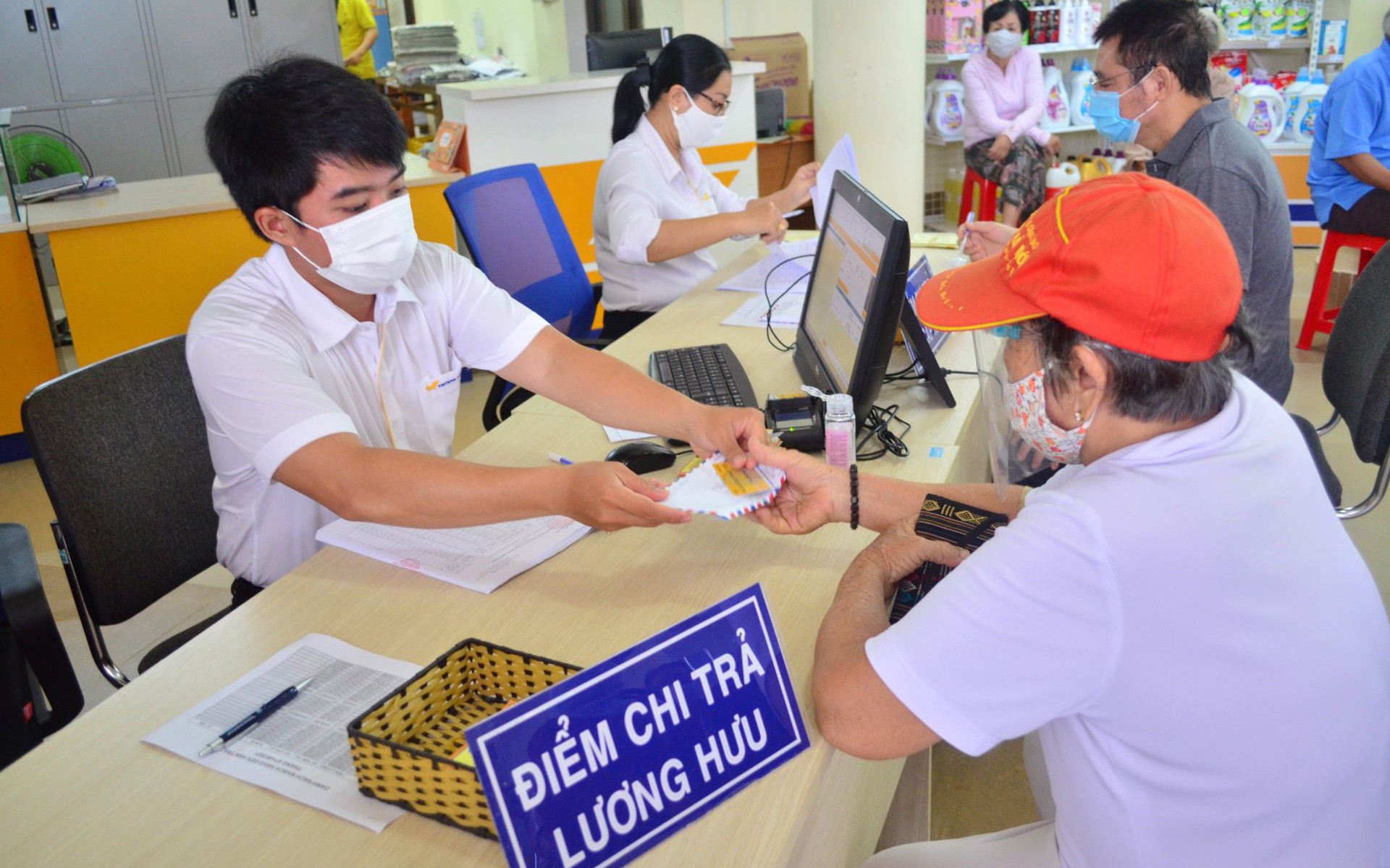 Miền Bắc sẽ c&oacute; mưa to 3 ng&agrave;y li&ecirc;n tiếp, chấm dứt nắng n&oacute;ng đặc biệt gay gắt - Ảnh 2.
