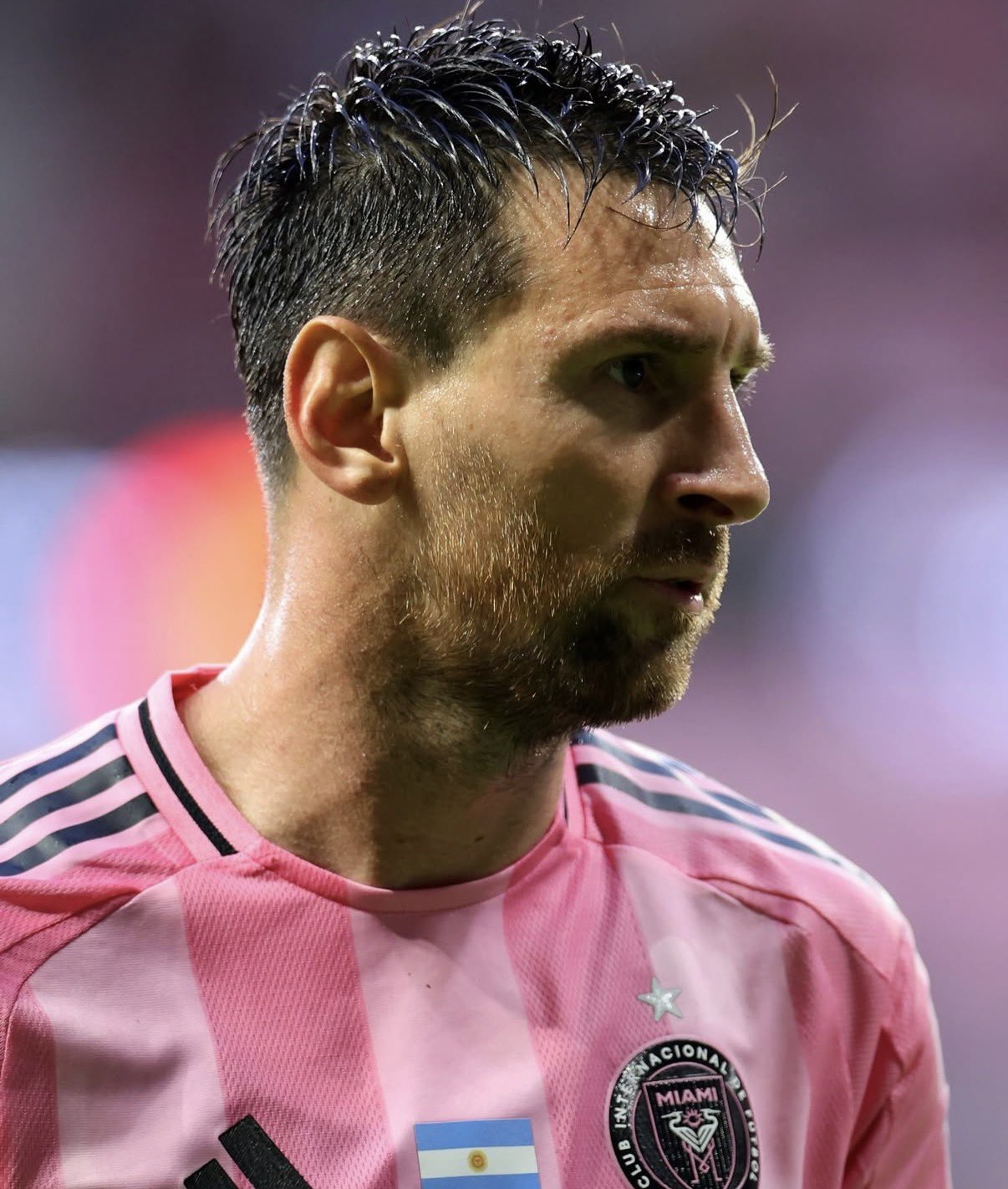 Messi kh&ocirc;ng chấn thương - Ảnh 1.