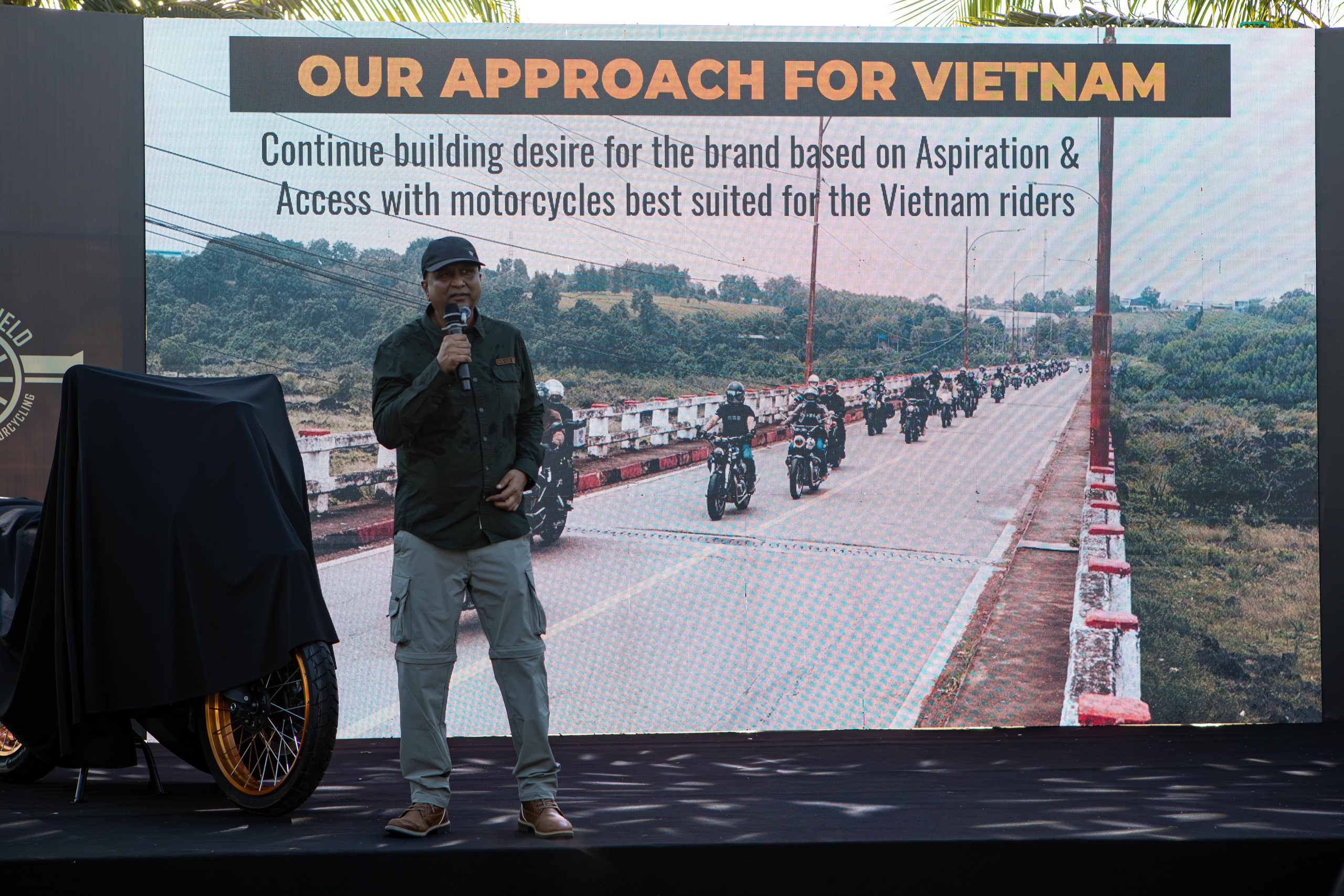 Royal Enfield ra mắt cùng lúc 5 mẫu xe tại Việt Nam: Giá bán thế nào, có gì đặc biệt? - Ảnh 1.