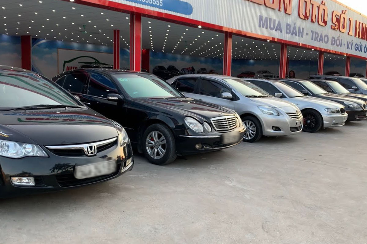 Chồng "thay xe như thay &aacute;o", từ BMW đến Mercedes chỉ trong một cuộc gọi l&agrave; chốt xong, vợ cho&aacute;ng v&aacute;ng đến mức khủng hoảng- Ảnh 1.