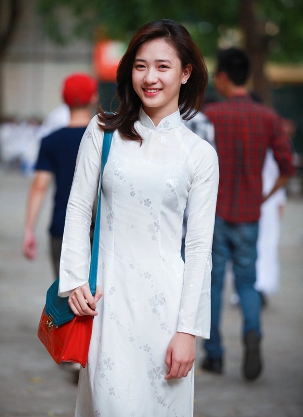&ldquo;Hot girl bế giảng&rdquo; H&agrave; Nội 13 năm trước nổi tiếng cả nước biết: Lấy gi&aacute;m đốc, sinh 3 con m&agrave; trẻ cỡ n&agrave;y   - Ảnh 1.