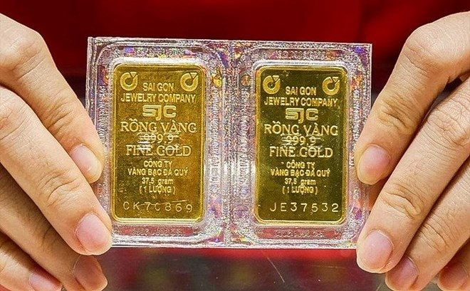 Gi&aacute; v&agrave;ng h&ocirc;m nay 26/5 đảo chiều giảm mạnh, tuần n&agrave;y sẽ đi về đ&acirc;u? - Ảnh 1.