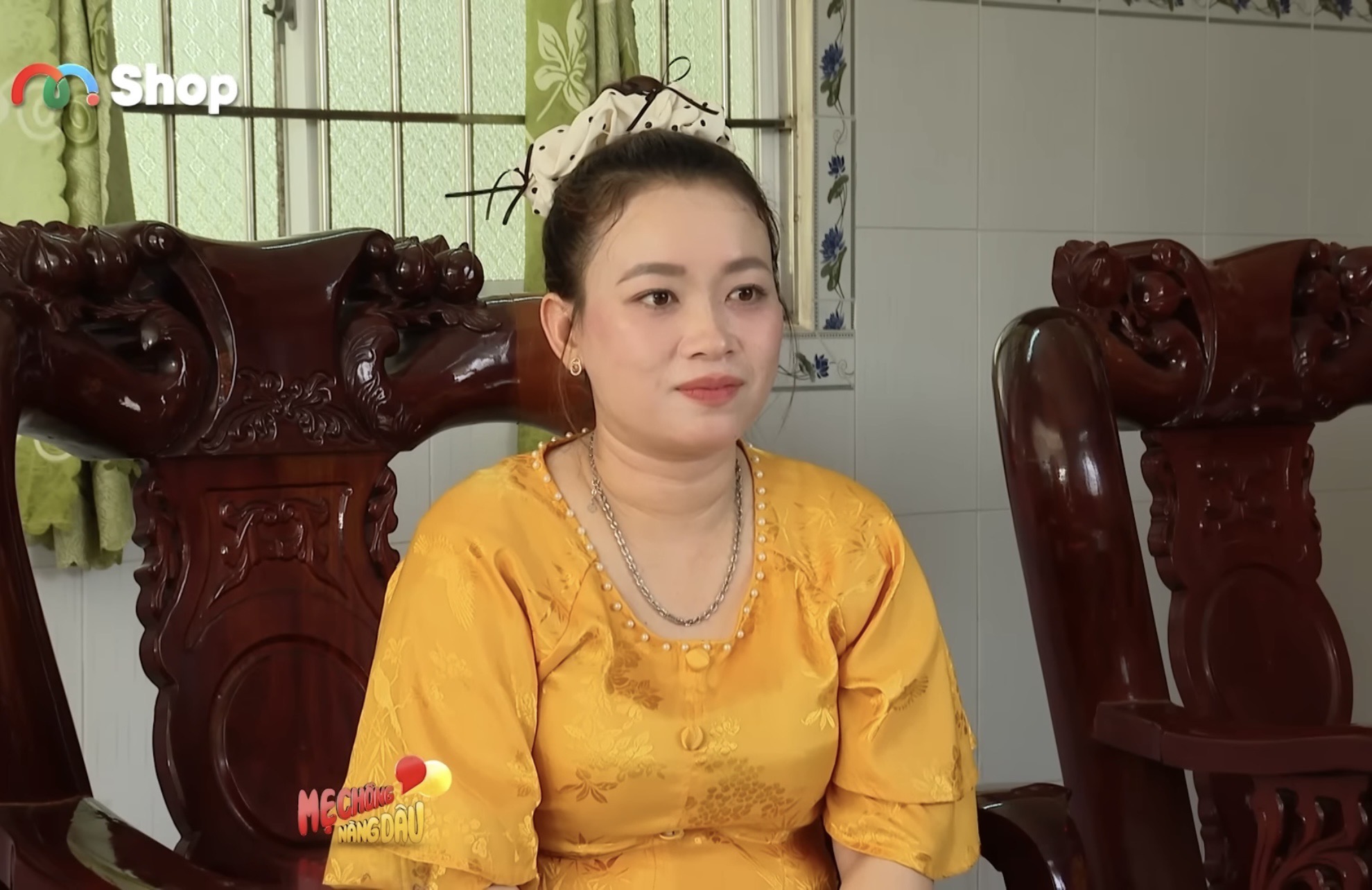 Thấy tin nhắn lạ trong máy chồng, vợ khóc liền 12 tiếng, mẹ chồng ra tay xử đẹp “trà xanh” - Ảnh 2.