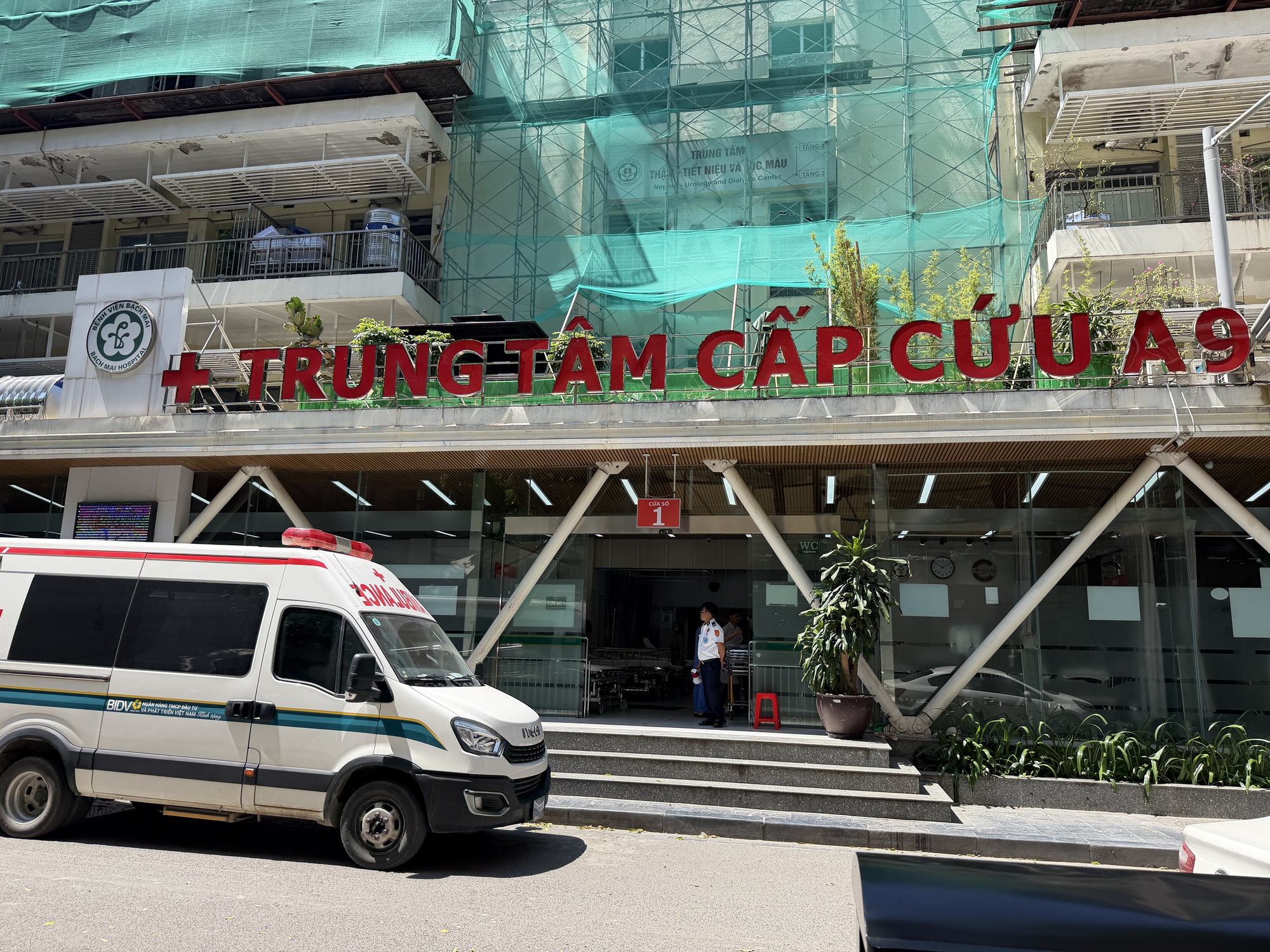 Nắng nóng: Nhiều người cấp cứu vì say nắng - Ảnh 1.