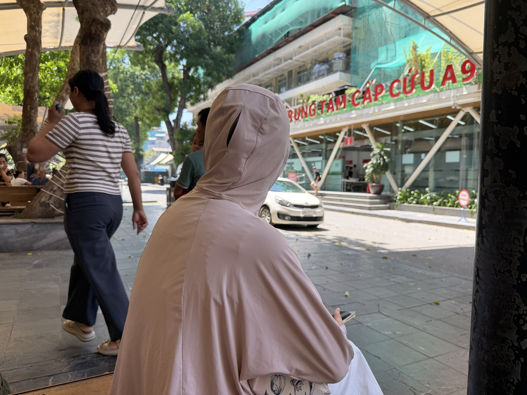 Nắng nóng: Nhiều người cấp cứu vì say nắng - Ảnh 4.