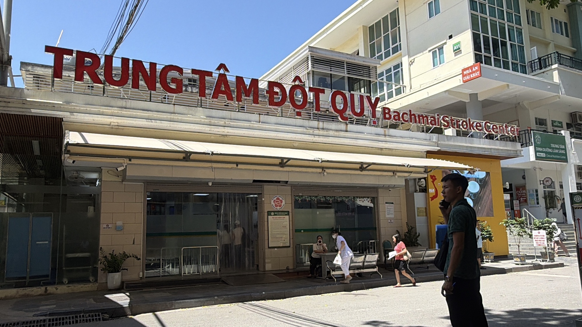 Nắng nóng: Nhiều người cấp cứu vì say nắng - Ảnh 5.