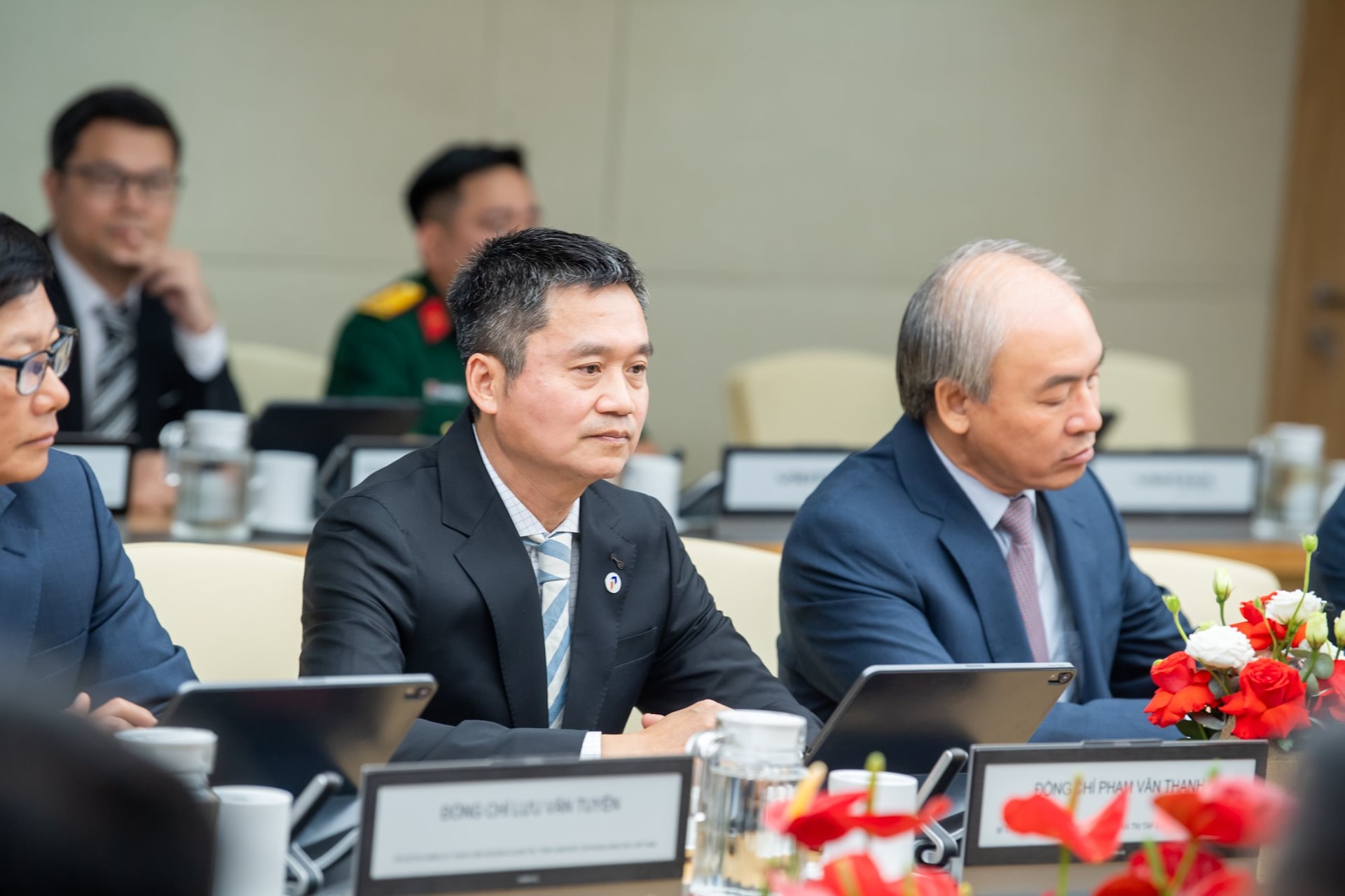 Viettel bắt tay &ocirc;ng lớn xăng dầu "khủng" nhất Việt Nam: Sẽ c&oacute; h&agrave;ng ngh&igrave;n trạm xăng th&ocirc;ng minh thế hệ mới? - Ảnh 1.