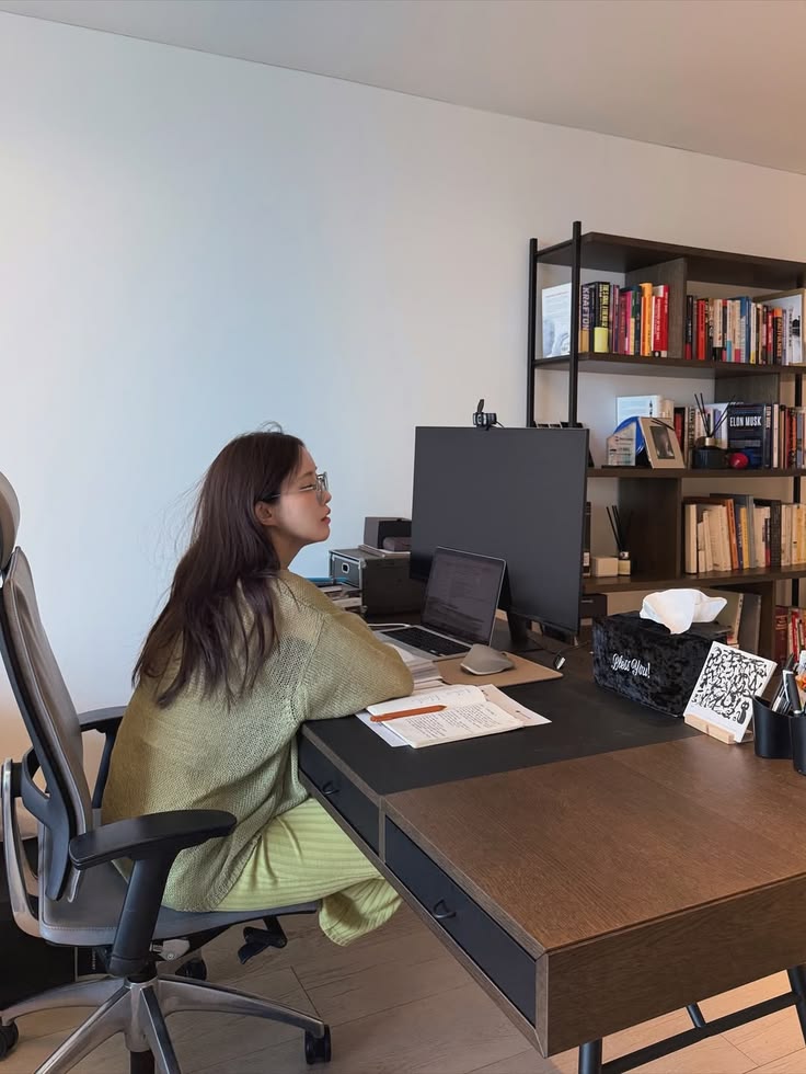 3 kiểu lời nói của người EQ thấp khiến đồng nghiệp muốn rời group chat - Ảnh 2. 3 kiểu lời nói của người EQ thấp khiến đồng nghiệp muốn rời group chat - Ảnh 2.