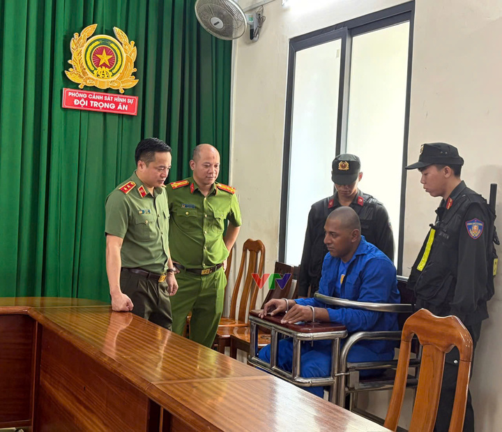 TP . HCM khen thưởng 6 tập thể điều tra vụ nổ s&uacute;ng Bến Th&agrave;nh nhanh ch&oacute;ng - Ảnh 2.