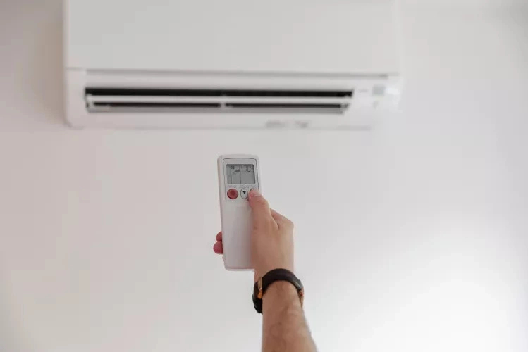Lời khuy&ecirc;n d&agrave;nh cho c&aacute;c gia đ&igrave;nh bật điều h&ograve;a cả ng&agrave;y - Ảnh 1.