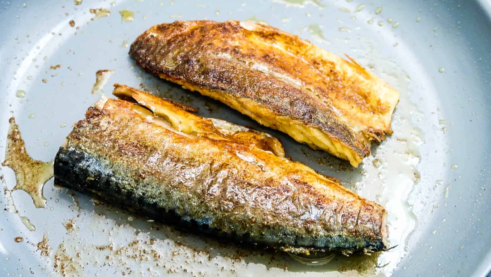 Tưởng cá hồi là “vua” omega-3, hóa ra vẫn thua loại cá bình dân được bán đầy chợ Việt - Ảnh 3. Tưởng cá hồi là “vua” omega-3, hóa ra vẫn thua loại cá bình dân được bán đầy chợ Việt - Ảnh 3.