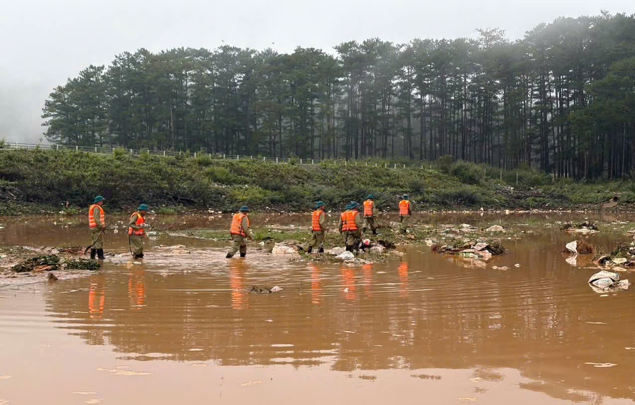 Tìm thấy thi thể bé gái 12 tuổi bị nước cuốn trôi ở Đà Lạt sau 3 ngày - Ảnh 1.