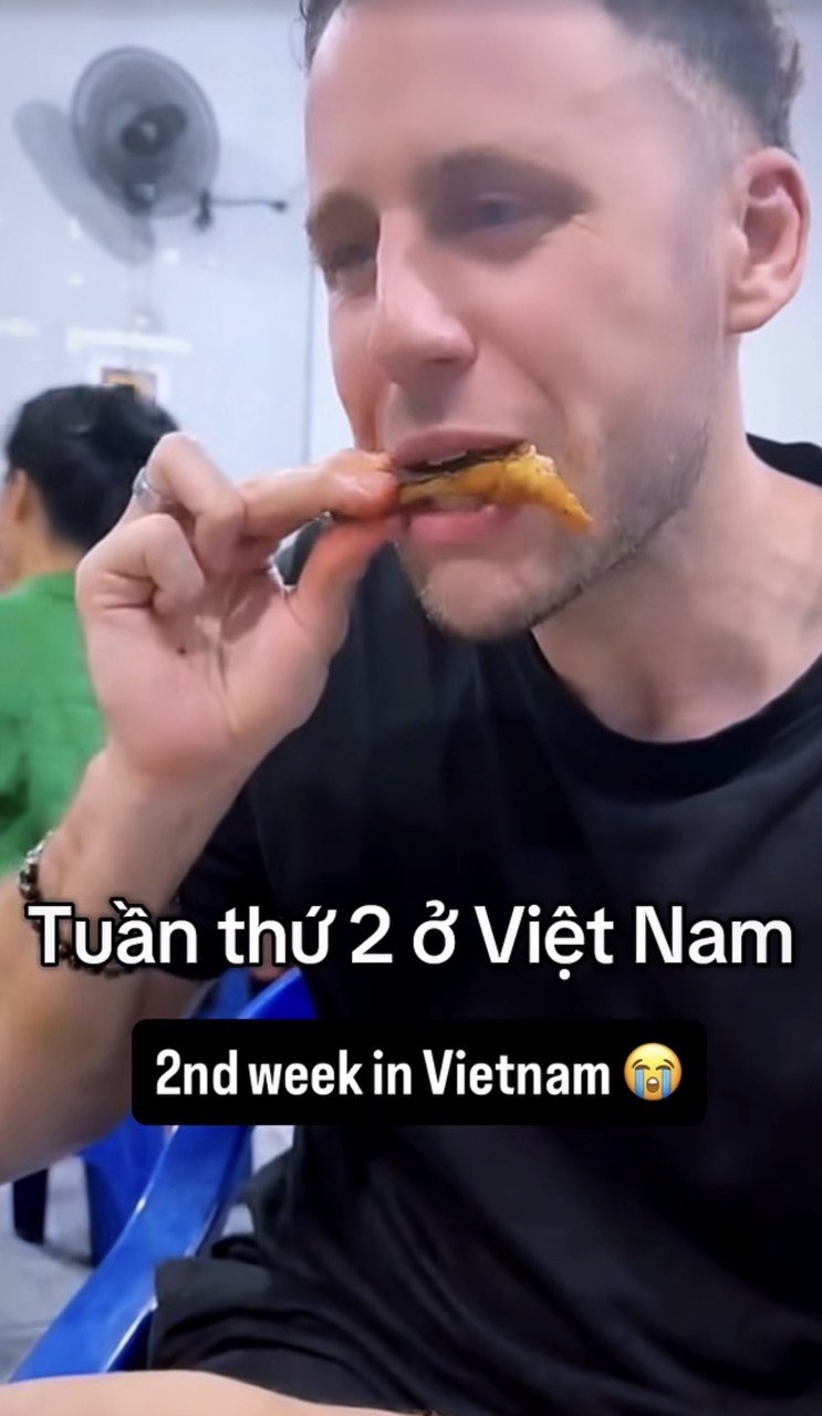 Kh&aacute;ch T&acirc;y trải nghiệm văn h&oacute;a ăn khuya th&uacute; vị tại Việt Nam - Ảnh 3.