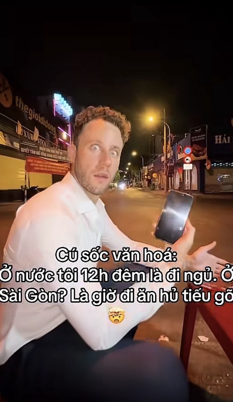 Kh&aacute;ch T&acirc;y trải nghiệm văn h&oacute;a ăn khuya th&uacute; vị tại Việt Nam - Ảnh 2.