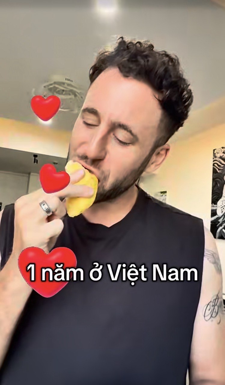 Kh&aacute;ch T&acirc;y trải nghiệm văn h&oacute;a ăn khuya th&uacute; vị tại Việt Nam - Ảnh 6.