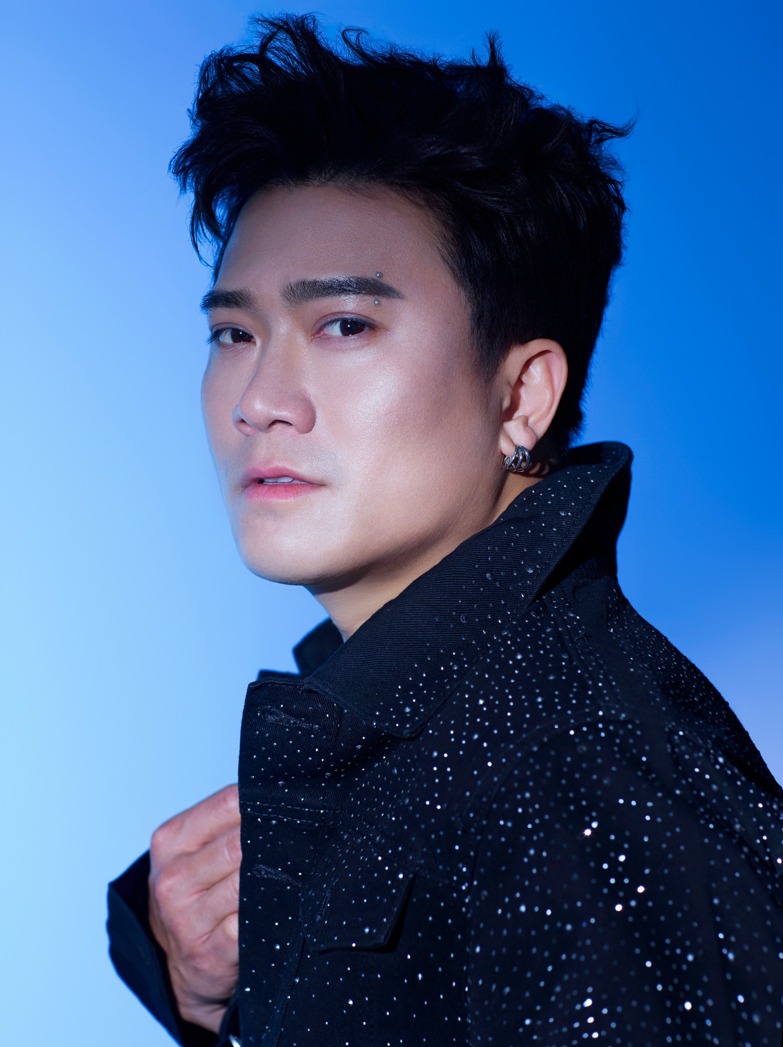 Nam ca sĩ kỷ niệm 20 năm quen biết vợ cũ "&ocirc;ng ho&agrave;ng nhạc Việt", h&ocirc;n m&aacute; rồi n&oacute;i "I love you" - Ảnh 3.