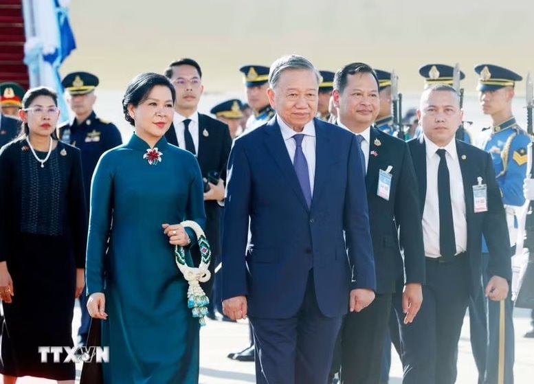 Truyền th&ocirc;ng Th&aacute;i Lan: "Việt Nam l&agrave; 'ng&ocirc;i sao đang l&ecirc;n' của khu vực Đ&ocirc;ng Nam &Aacute;"