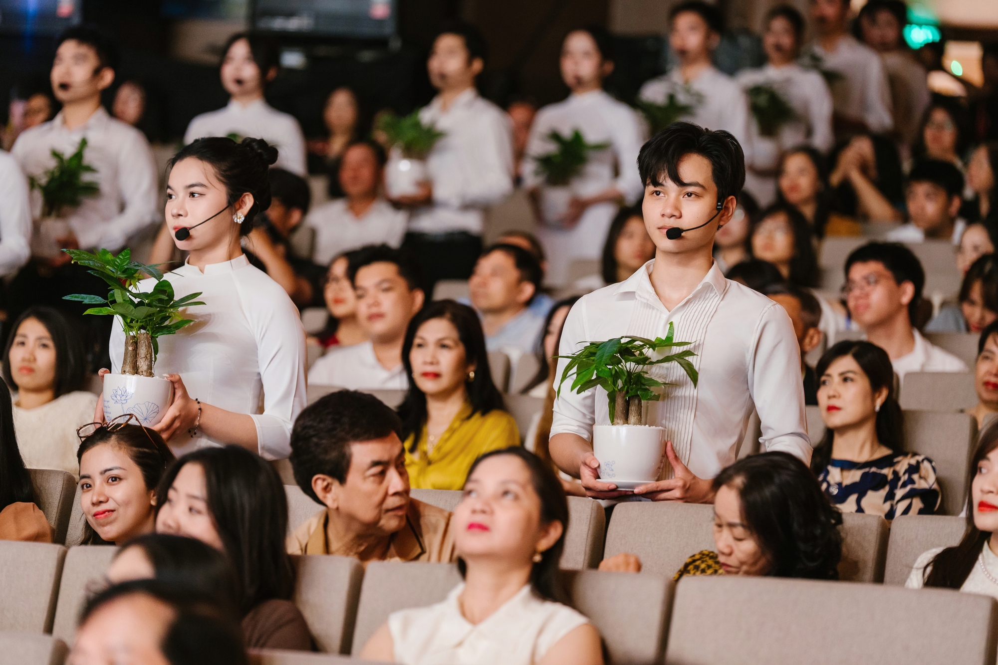 D&agrave;n nghệ sĩ g&oacute;p mặt trong concert về thi&ecirc;n nhi&ecirc;n sắp l&ecirc;n s&oacute;ng VTV - Ảnh 4.