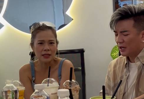 2 ca sĩ đ&igrave;nh đ&aacute;m một thời giờ đi b&aacute;n cafe gặp nhau, 1 người n&oacute;i: "Xưa &iacute;t thấy ca sĩ, giờ như c&aacute; ngo&agrave;i chợ" - Ảnh 2.