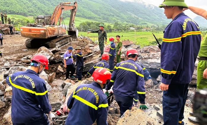 Lý do giám đốc mỏ đá sập khiến 3 người tử vong bị khởi tố - Ảnh 2.