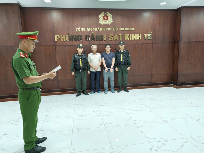 Công an TPHCM bắt ông chủ nhà thuốc Đông y Bảo Thanh Đường - Ảnh 1.