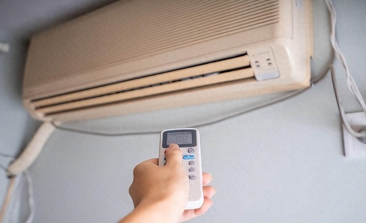 Sử dụng điều h&ograve;a v&agrave;o m&ugrave;a h&egrave;, 3 thứ cần c&oacute; để bảo vệ sức khỏe - Ảnh 1.