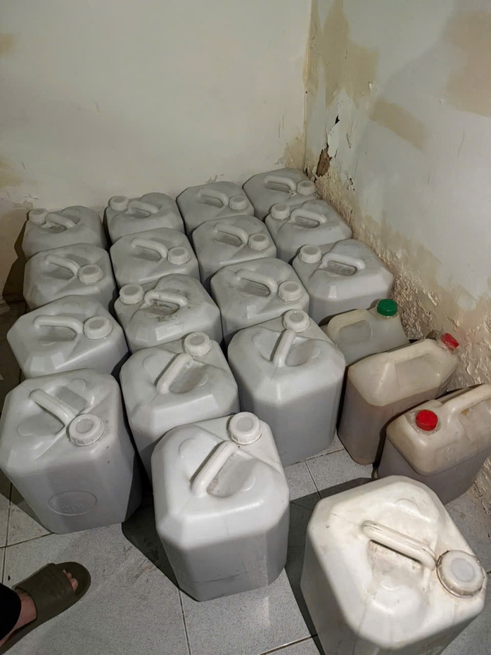 Công an TPHCM bắt ông chủ nhà thuốc Đông y Bảo Thanh Đường - Ảnh 4.