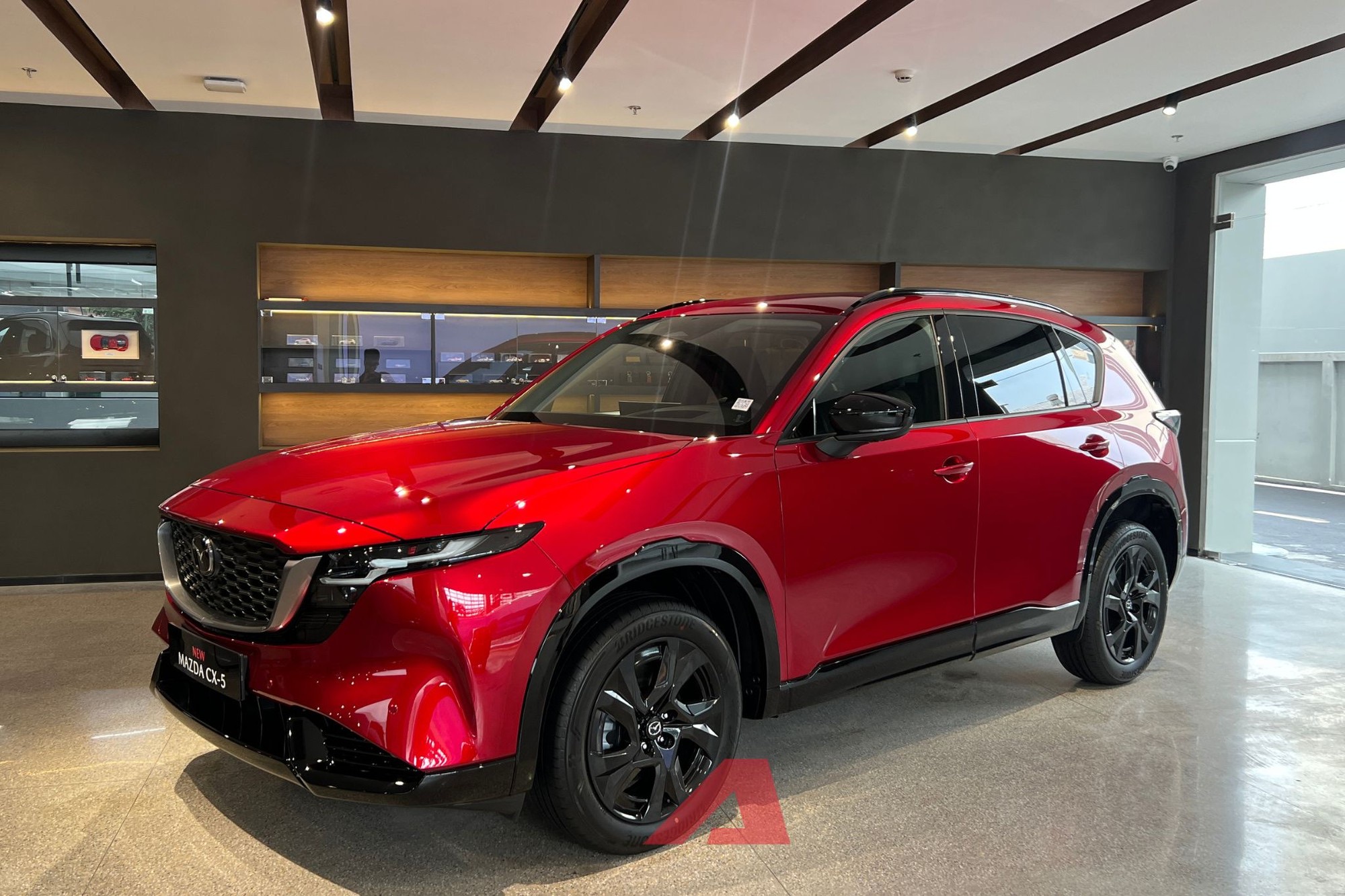 Mazda CX-5 thế hệ mới xuất hiện tại Hà Nội, cho thấy ngày ra mắt không còn xa, thiết kế giống hệt xe nhập Nhật- Ảnh 7. Mazda CX-5 thế hệ mới xuất hiện tại Hà Nội, cho thấy ngày ra mắt không còn xa, thiết kế giống hệt xe nhập Nhật- Ảnh 7.