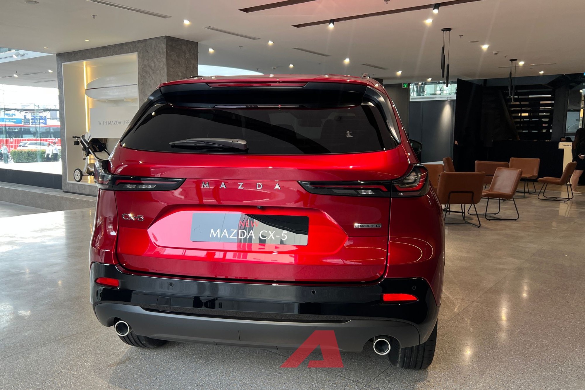 Mazda CX-5 thế hệ mới xuất hiện tại Hà Nội, cho thấy ngày ra mắt không còn xa, thiết kế giống hệt xe nhập Nhật- Ảnh 10. Mazda CX-5 thế hệ mới xuất hiện tại Hà Nội, cho thấy ngày ra mắt không còn xa, thiết kế giống hệt xe nhập Nhật- Ảnh 10.