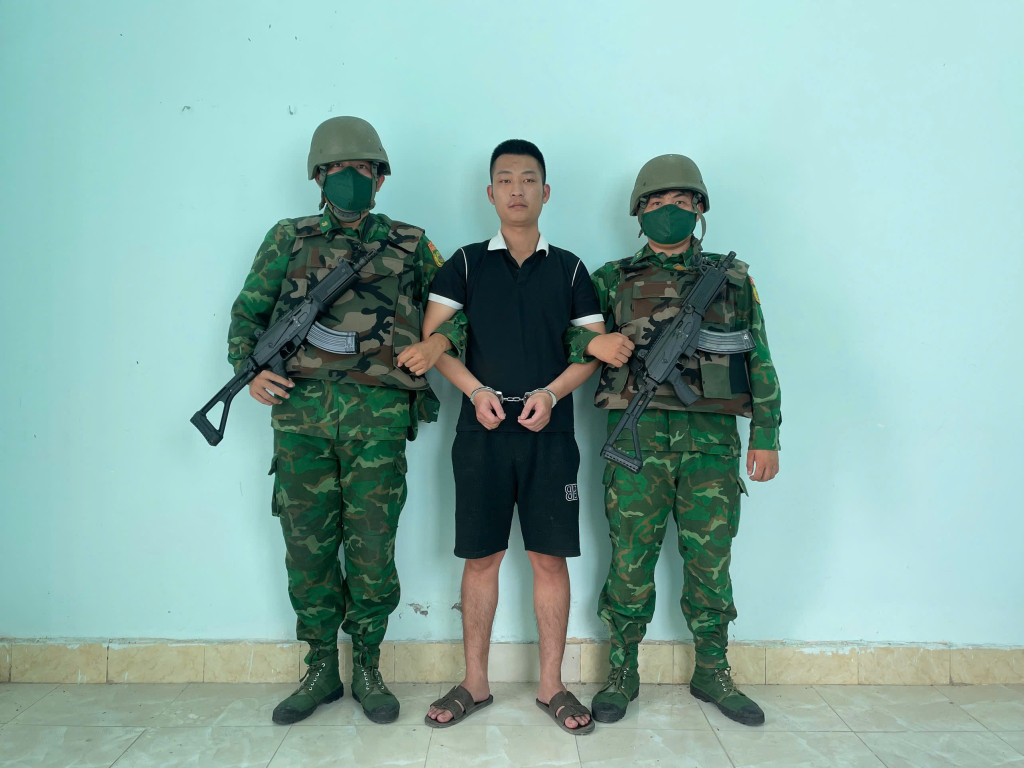 Bắt giữ đối tượng truy n&atilde; đặc biệt nguy hiểm tại Cửa khẩu Mộc B&agrave;i - Ảnh 3.