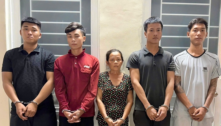 Người đ&agrave;n b&agrave; 60 tuổi thu&ecirc; c&ocirc;n đồ ch&eacute;m chồng ở Cần Thơ g&acirc;y x&ocirc;n xao dư luận - Ảnh 1.