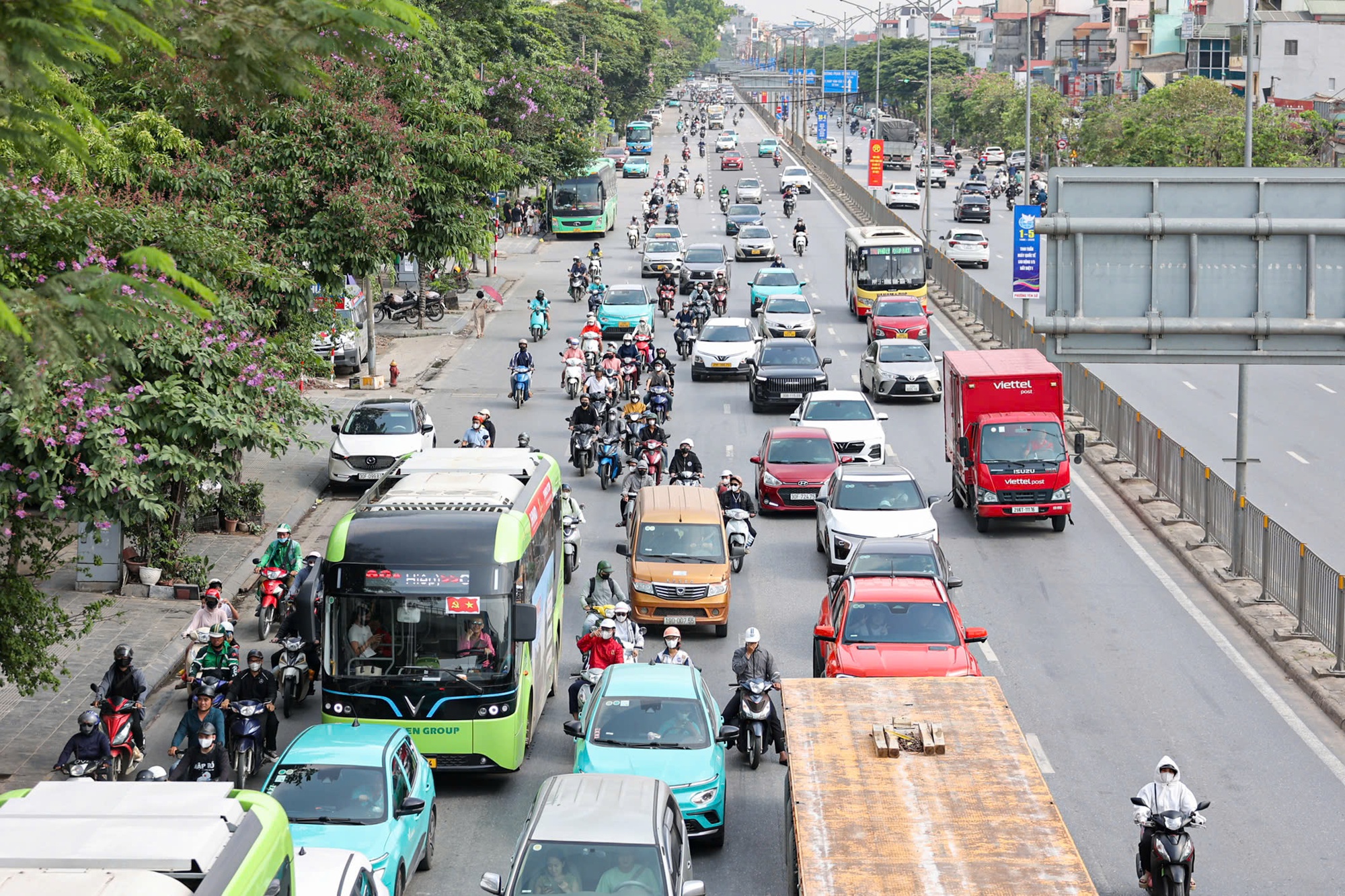 Bất ngờ khi H&agrave; Nội kh&ocirc;ng &ugrave;n tắc giao th&ocirc;ng ng&agrave;y cuối nghỉ lễ 30 - 4 - Ảnh 5.