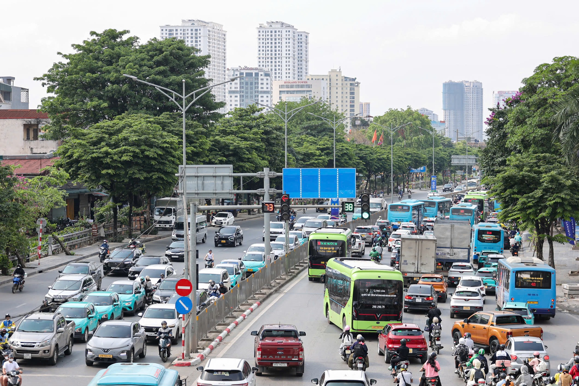 Bất ngờ khi H&agrave; Nội kh&ocirc;ng &ugrave;n tắc giao th&ocirc;ng ng&agrave;y cuối nghỉ lễ 30 - 4 - Ảnh 6.