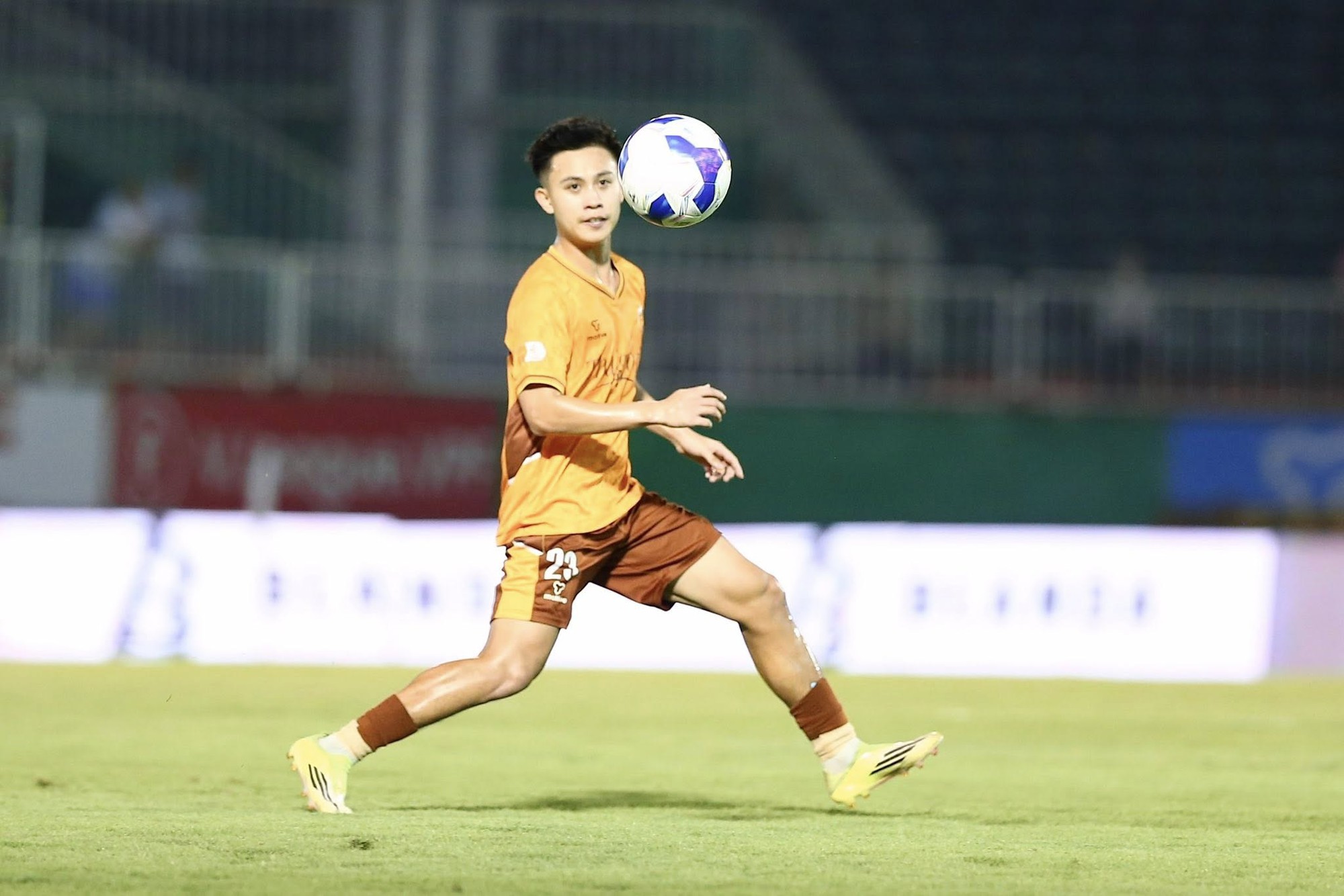 Ho&agrave;ng Anh Gia Lai sắp trụ hạng sau chiến thắng tr&ecirc;n s&acirc;n Vinh - Ảnh 1.