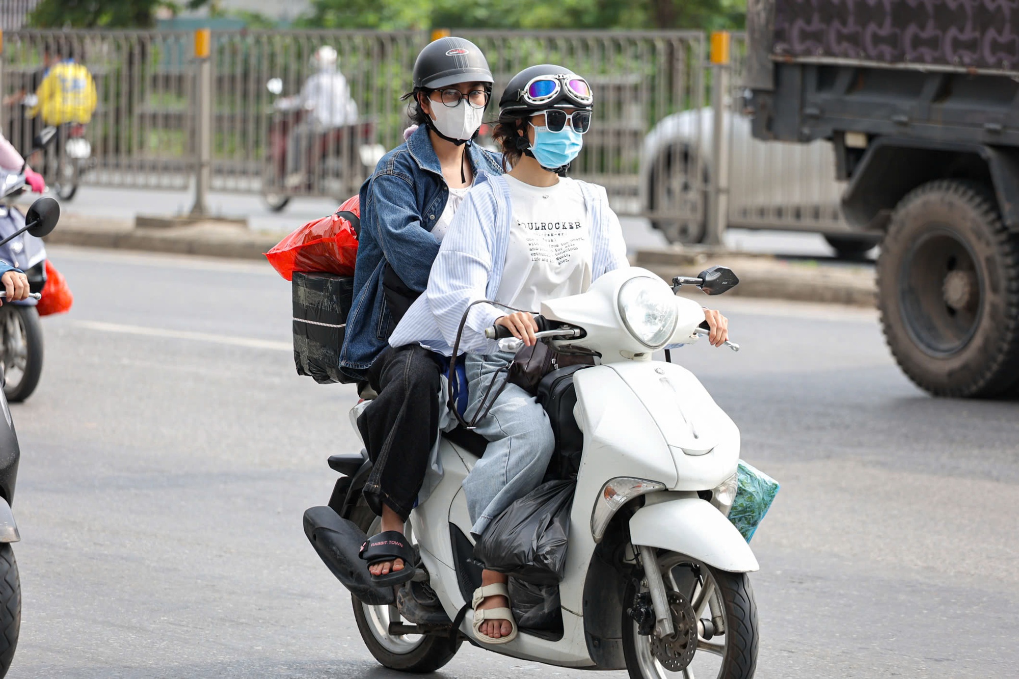 Bất ngờ khi H&agrave; Nội kh&ocirc;ng &ugrave;n tắc giao th&ocirc;ng ng&agrave;y cuối nghỉ lễ 30 - 4 - Ảnh 7.