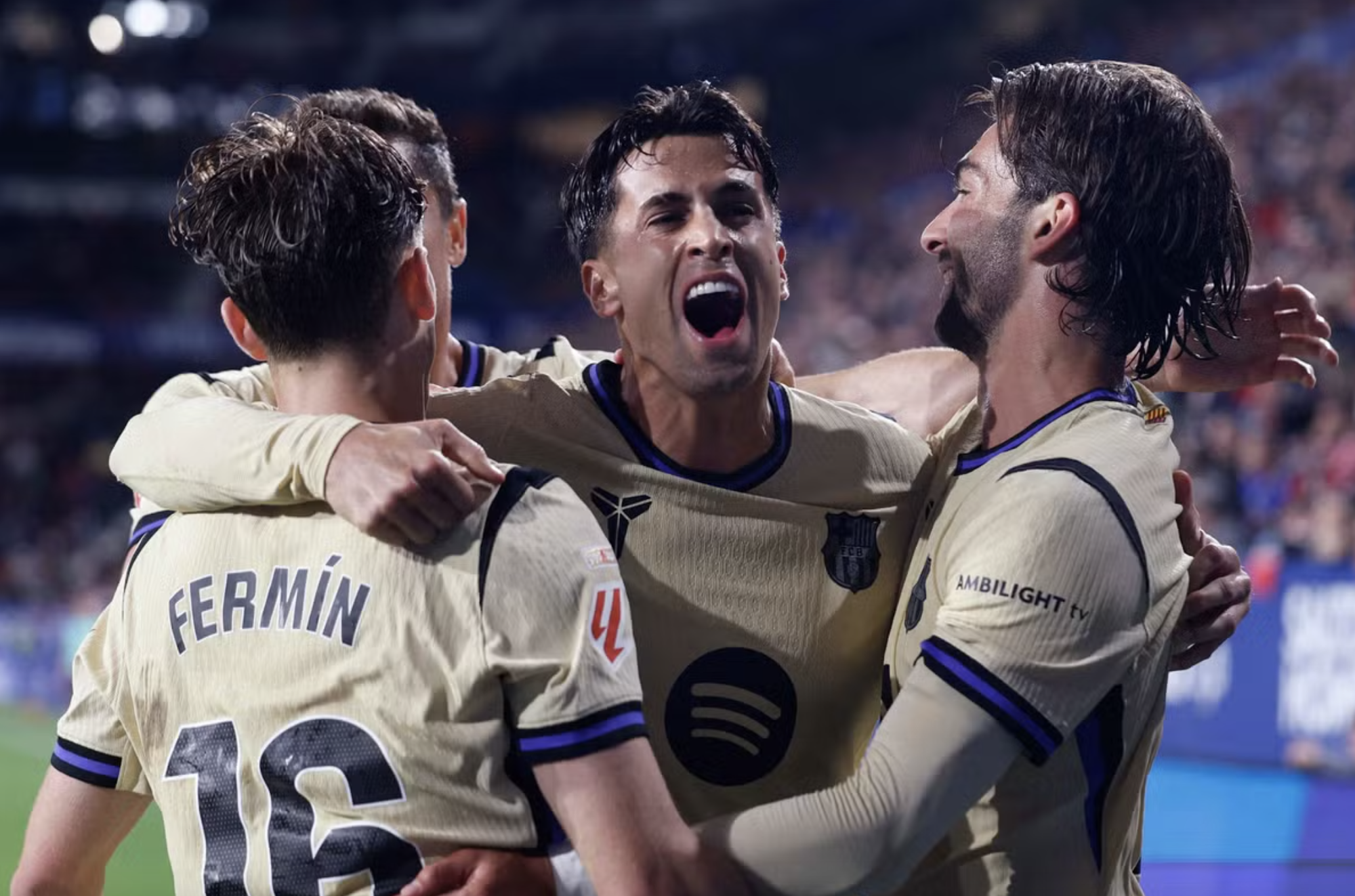 Lewandowski ghi b&agrave;n quyết định, Barcelona tiến s&aacute;t ng&ocirc;i v&ocirc; địch La Liga - Ảnh 4.