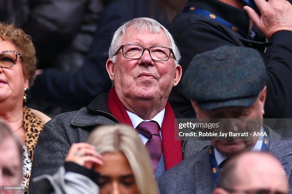 Sir Alex Ferguson nhập viện khẩn cấp - Ảnh 1.