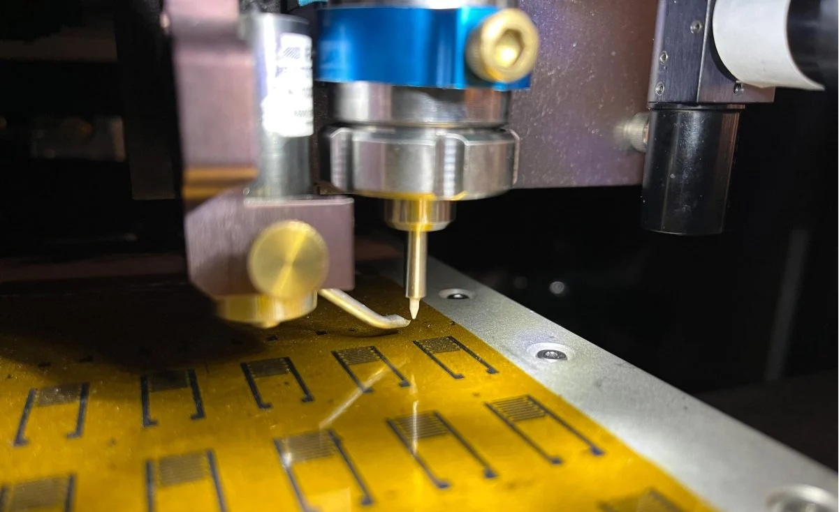 Đột ph&aacute;: Thiết bị in 3D ph&aacute;t t&iacute;n hiệu giống hệt tế b&agrave;o n&atilde;o người - Ảnh 1.