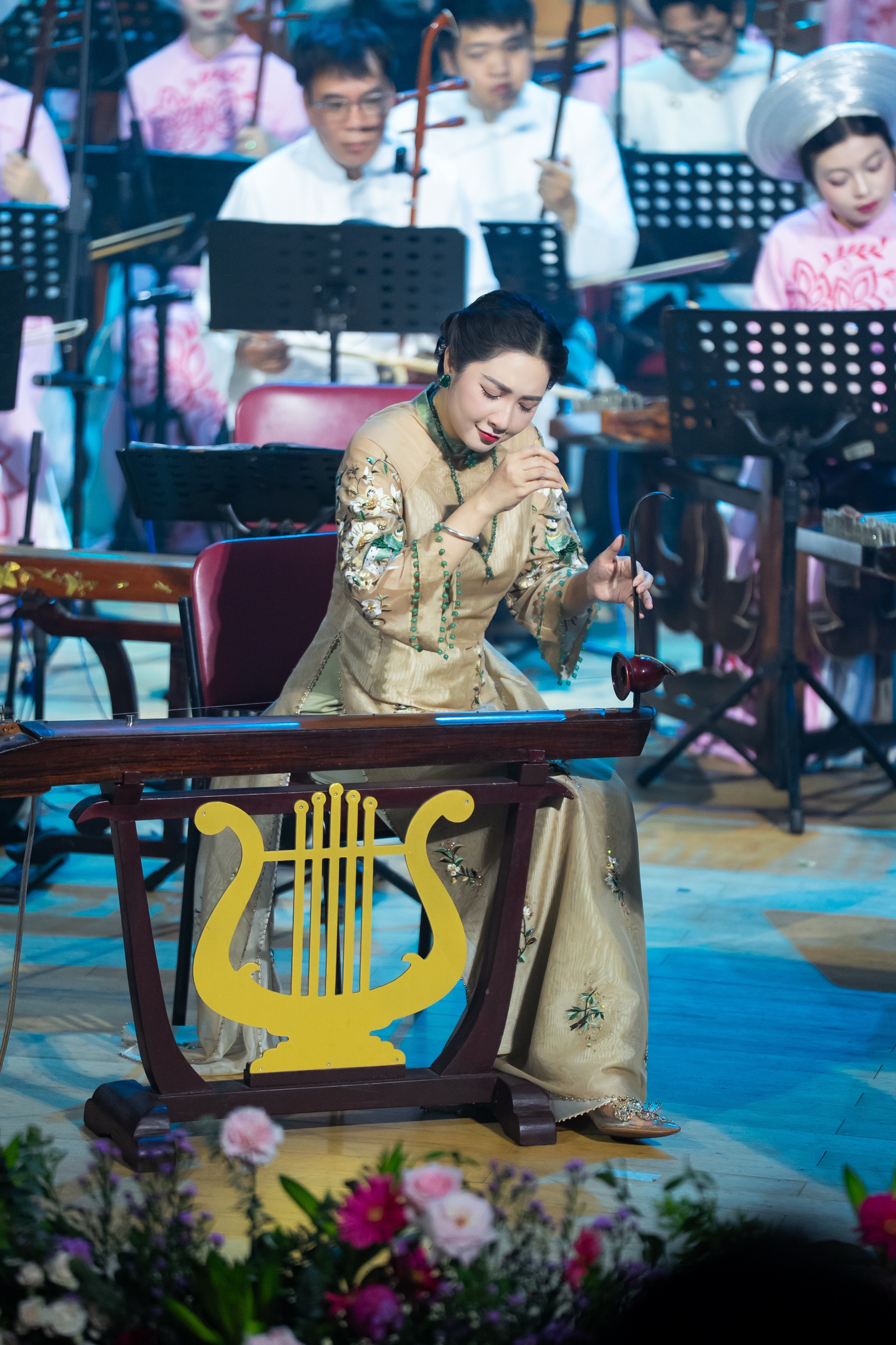 130 nghệ sĩ cùng kể câu chuyện Việt Nam bằng âm nhạc dân tộc - Ảnh 7.