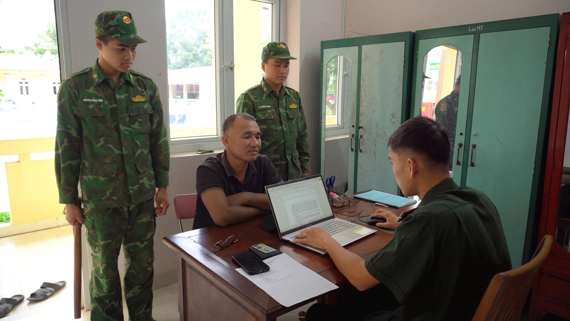 Bắt đối tượng bị Công an TP Hà Nội truy tìm tại biên giới Tây Ninh - Ảnh 1. Bắt đối tượng bị Công an TP Hà Nội truy tìm tại biên giới Tây Ninh - Ảnh 1.