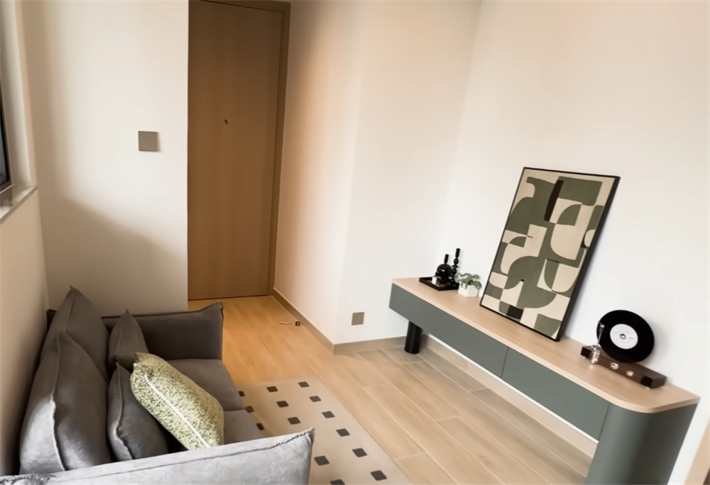C&ocirc; g&aacute;i trẻ khoe căn hộ 20m&sup2; nhỏ hơn 2 chỗ đậu xe nhưng vẫn đủ ph&ograve;ng kh&aacute;ch, bếp, ph&ograve;ng ngủ v&agrave; cả ban c&ocirc;ng khiến nhiều người bất ngờ- Ảnh 18.