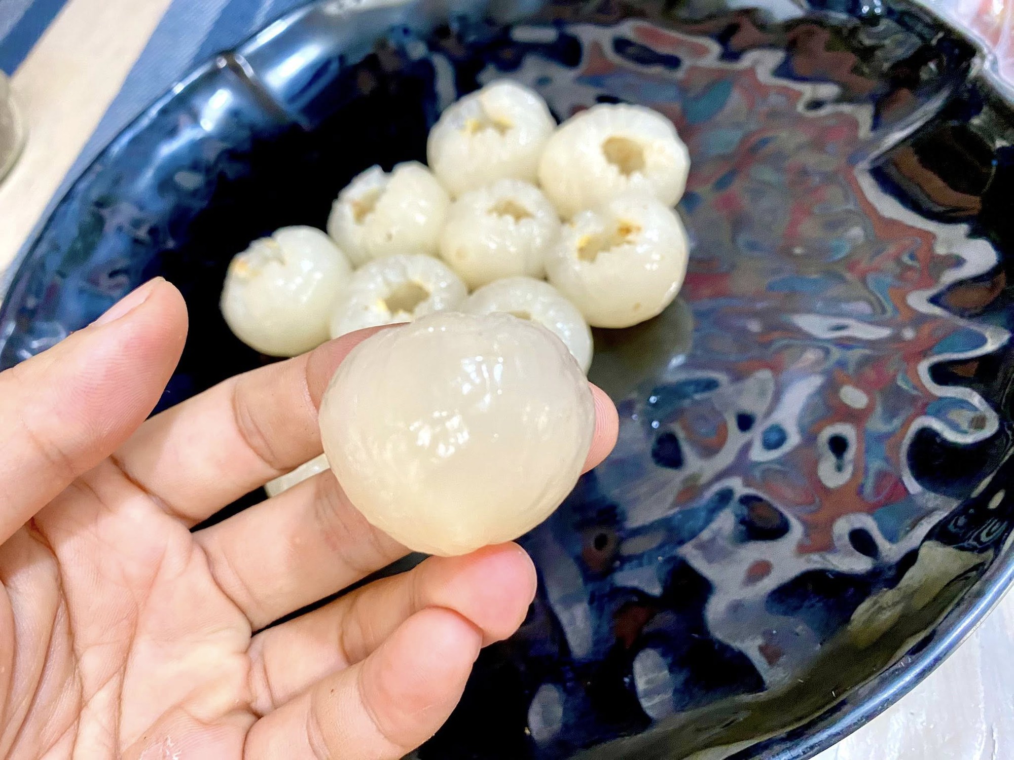 4 c&aacute;ch v&agrave;ng để ăn vải thiều m&agrave; kh&ocirc;ng g&acirc;y n&oacute;ng trong người lại trừ thấp h&agrave;n, bổ dưỡng to&agrave;n th&acirc;n, đẹp da- Ảnh 17.