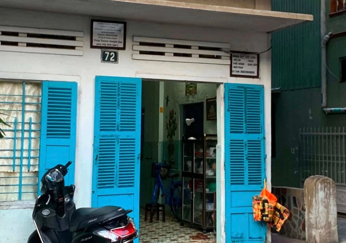 Thầy gi&aacute;o Ấn Độ t&aacute;t học sinh lớp 4 thủng m&agrave;ng nhĩ, lớp dạy th&ecirc;m bị đ&igrave;nh chỉ - Ảnh 1.