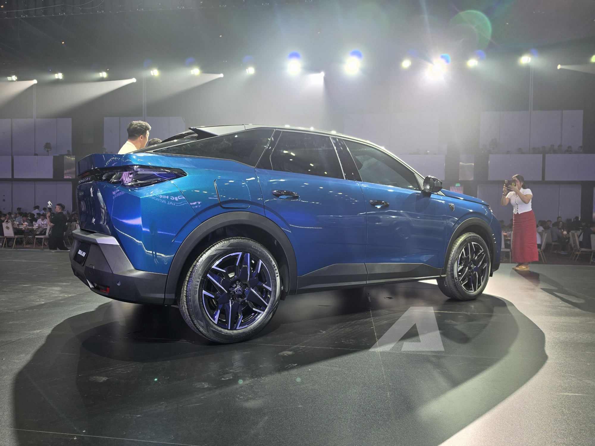 Peugeot 3008 và 5008 thế hệ mới ra mắt Việt Nam: Giá từ 1,279 tỷ, màn hình 21 inch, công nghệ ngập tràn, phả hơi nóng lên CR-V, Santa Fe- Ảnh 8. Peugeot 3008 và 5008 thế hệ mới ra mắt Việt Nam: Giá từ 1,279 tỷ, màn hình 21 inch, công nghệ ngập tràn, phả hơi nóng lên CR-V, Santa Fe- Ảnh 8.