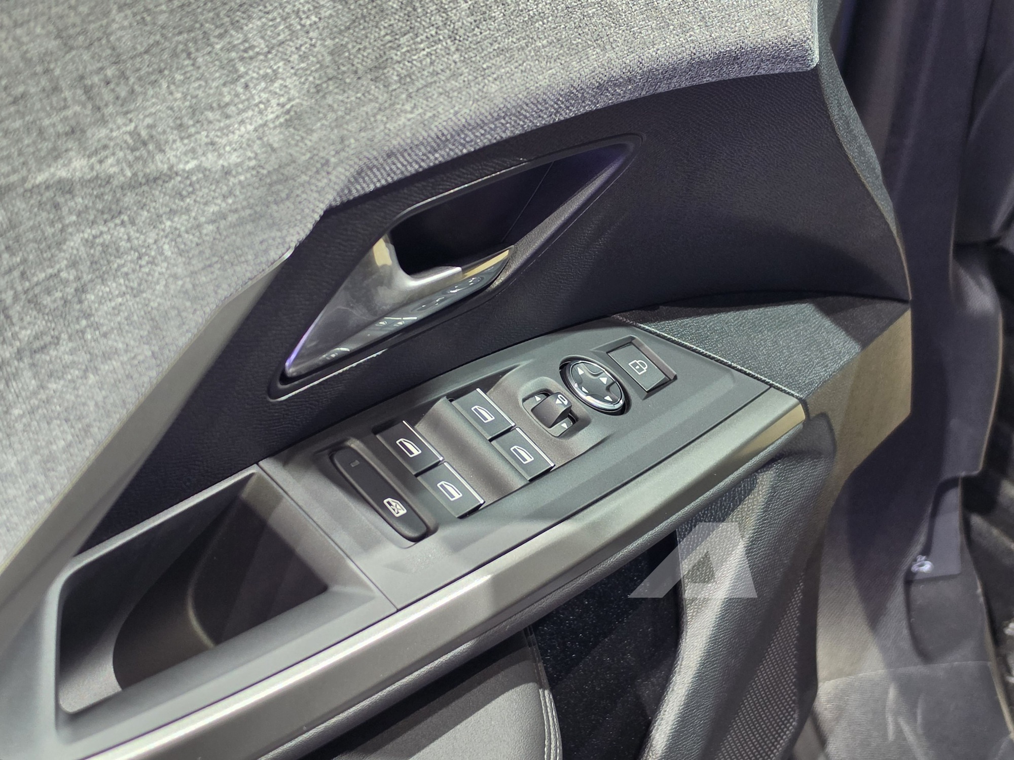 Peugeot 3008 và 5008 thế hệ mới ra mắt Việt Nam: Giá từ 1,279 tỷ, màn hình 21 inch, công nghệ ngập tràn, phả hơi nóng lên CR-V, Santa Fe- Ảnh 22. Peugeot 3008 và 5008 thế hệ mới ra mắt Việt Nam: Giá từ 1,279 tỷ, màn hình 21 inch, công nghệ ngập tràn, phả hơi nóng lên CR-V, Santa Fe- Ảnh 22.
